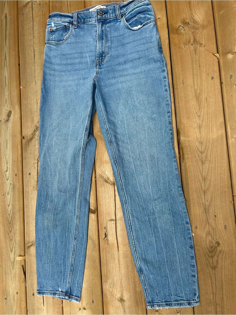 Abercrombie and Fitch ‘the mom high rise’ jeans 27/4L